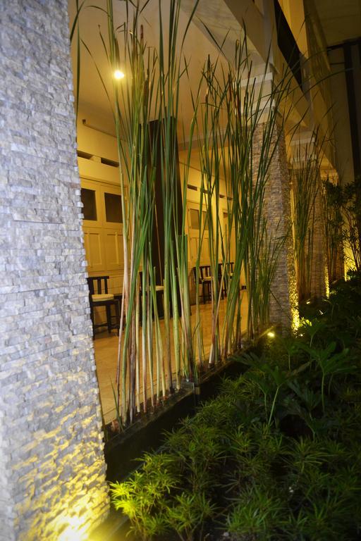 Srikandi Guesthouse Malang Exterior foto